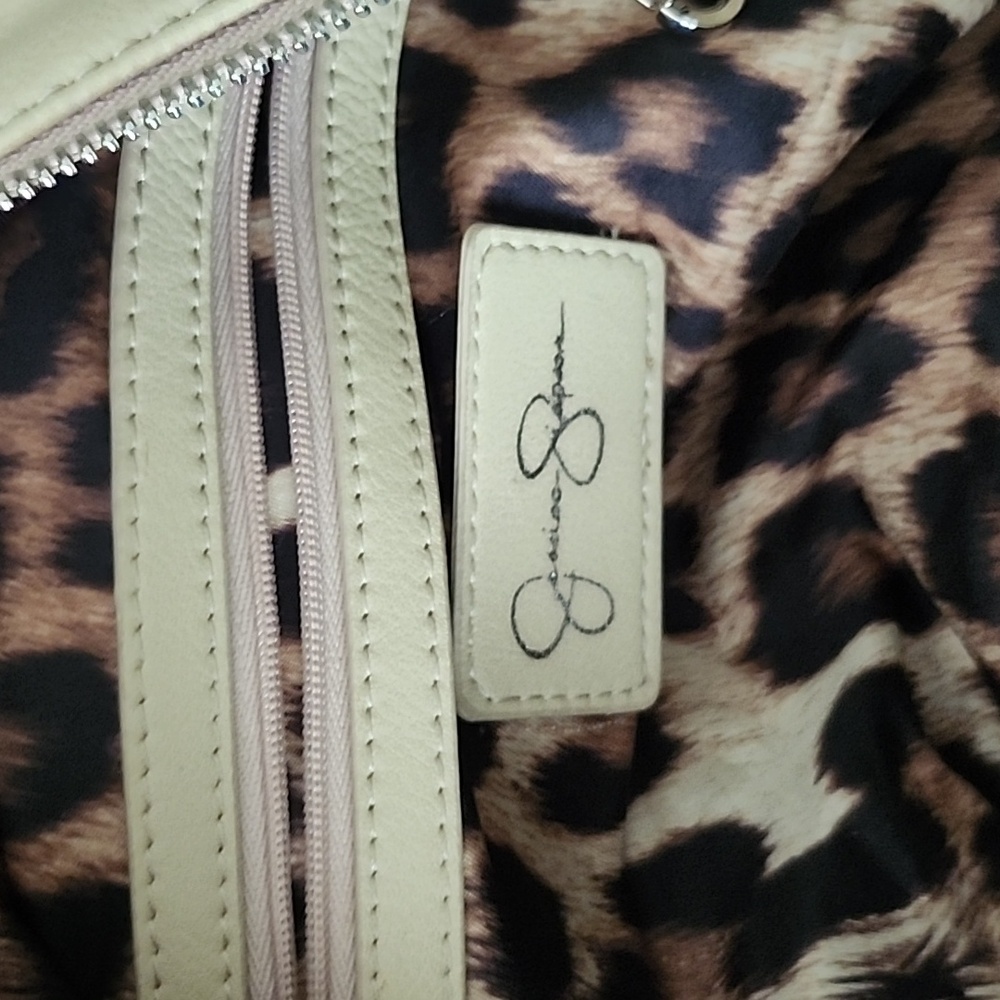 Jessica SIMPSON Elegant Cream Handbag. - Picture 7 of 8